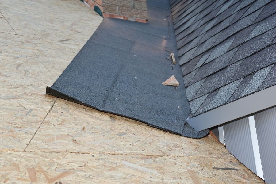 Should You Get A New Roof in Troy Michigan? These Signs Mean Yes You Do